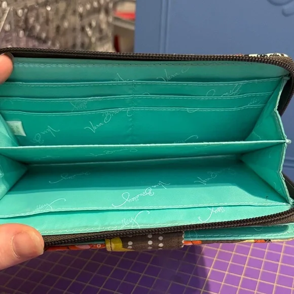 Vera Bradley Turn Lock Wallet Flower Shower Pattern - Picture 4 of 4